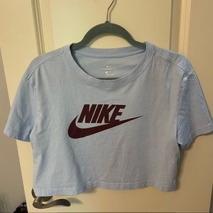 Cropped Nike Tee
